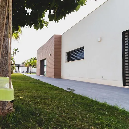 Villa Jilliot Bay فيلة سامبييري