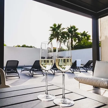 Villa Jilliot Bay سامبييري